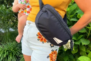 tal-fanny-packs-sling-bags-test-no-reception-sidekick-kimberly-souza-02-72f8e1a0c3f44e879ddcfcff4f72e69d